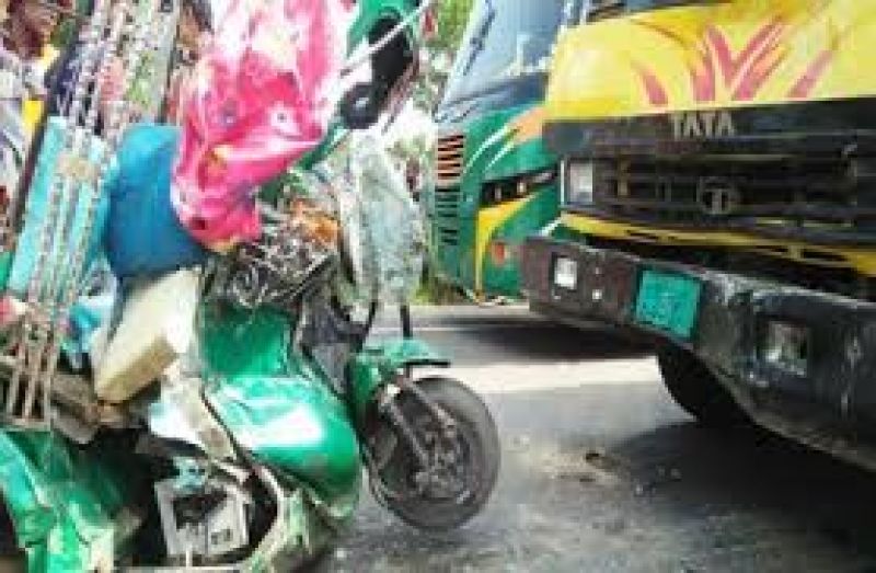 Truck-CNG accident-72c8f7c372a5a810417ff141be2c1bb21623478154.jpg